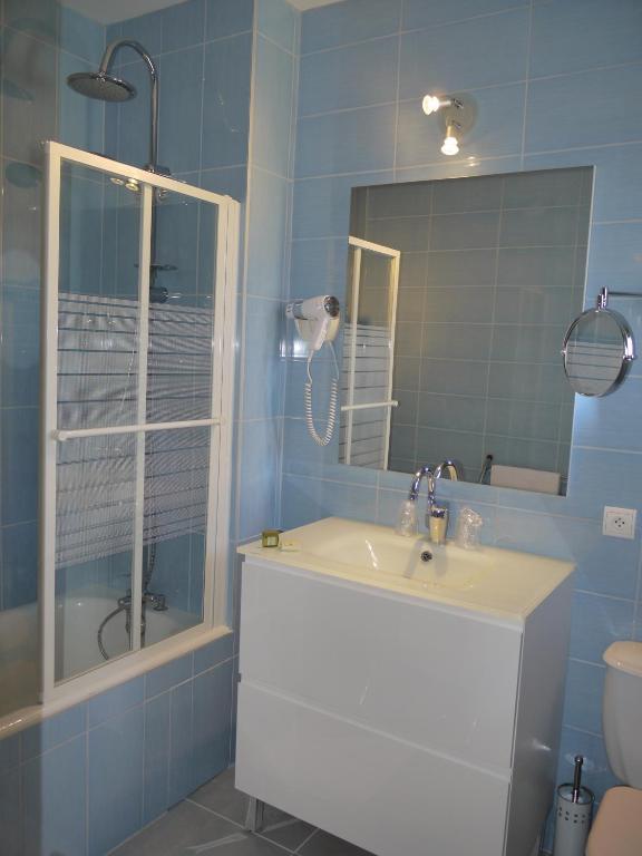 Logis Hotel Des Voyageurs Restaurant La Bonne Tabl'Hay Livron-sur-Drôme Kamer foto