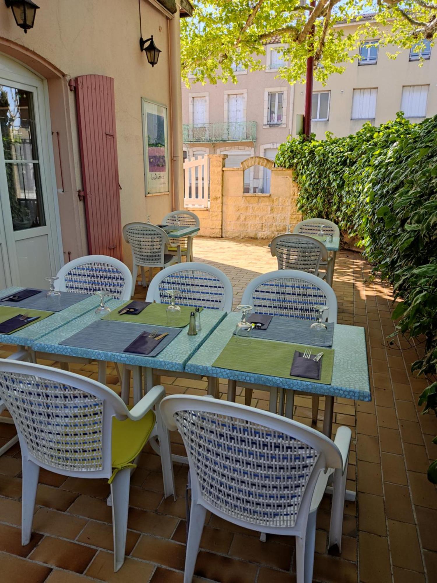 Logis Hotel Des Voyageurs Restaurant La Bonne Tabl'Hay Livron-sur-Drôme Buitenkant foto