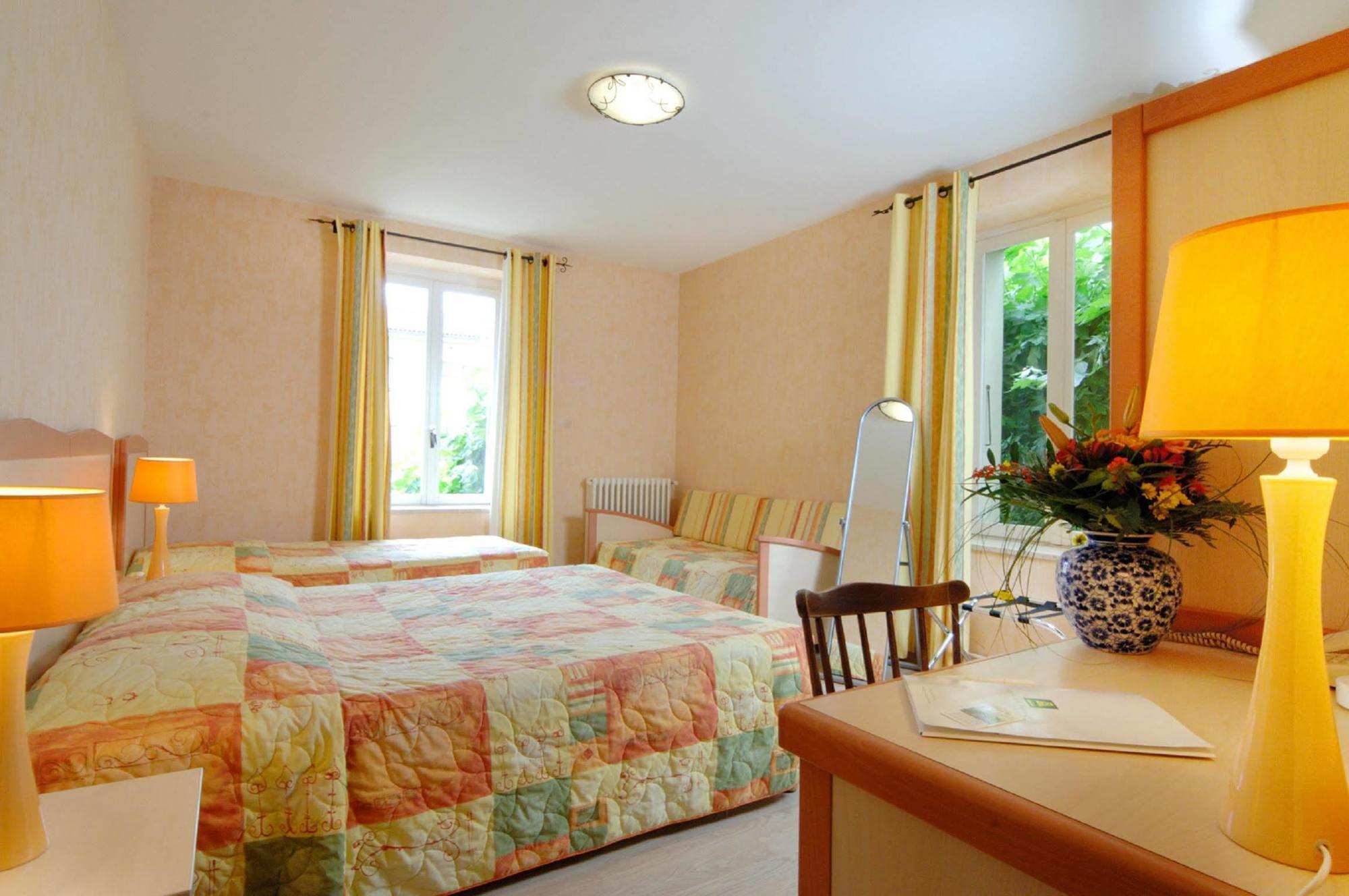 Logis Hotel Des Voyageurs Restaurant La Bonne Tabl'Hay Livron-sur-Drôme Buitenkant foto