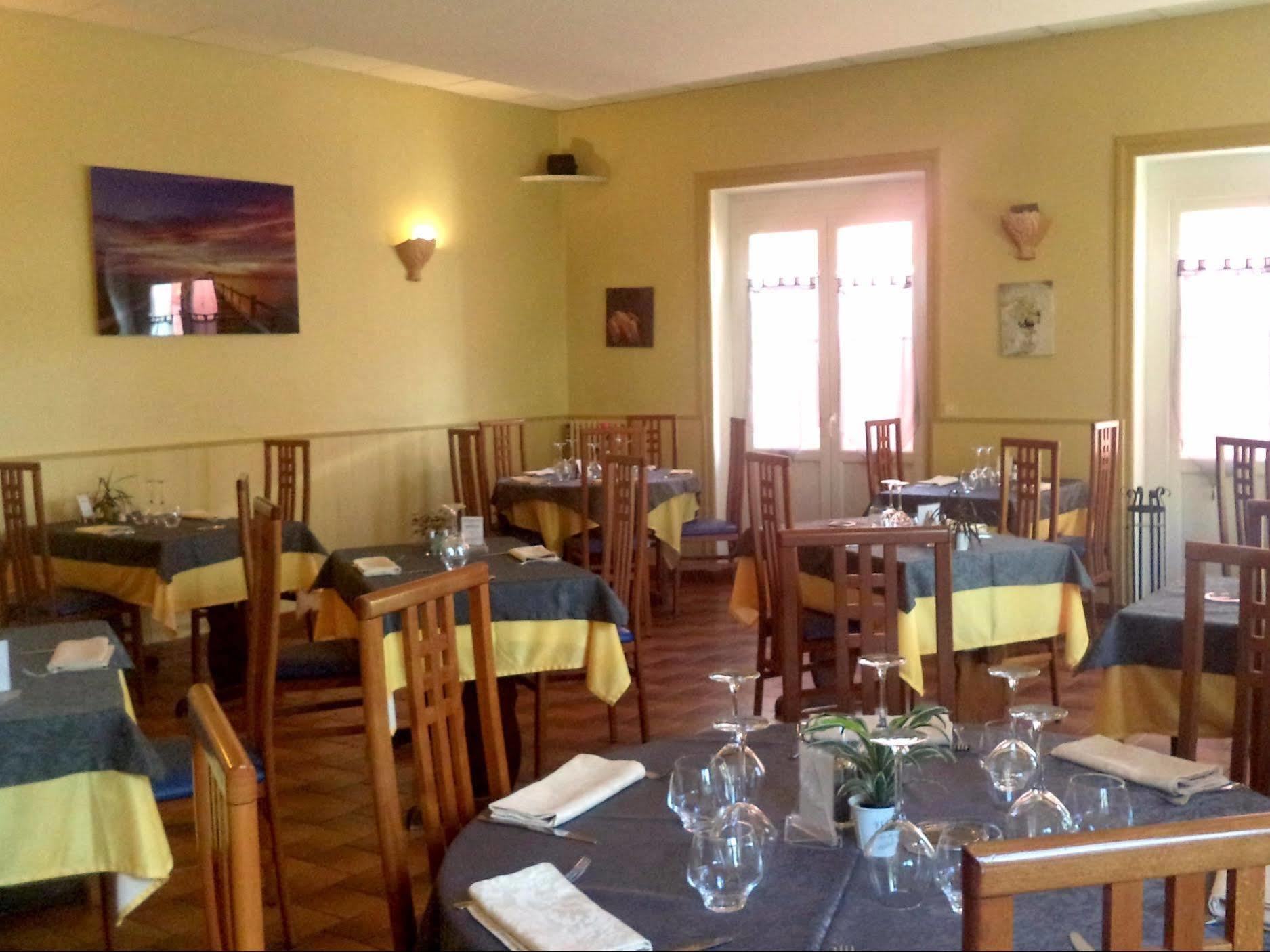 Logis Hotel Des Voyageurs Restaurant La Bonne Tabl'Hay Livron-sur-Drôme Buitenkant foto